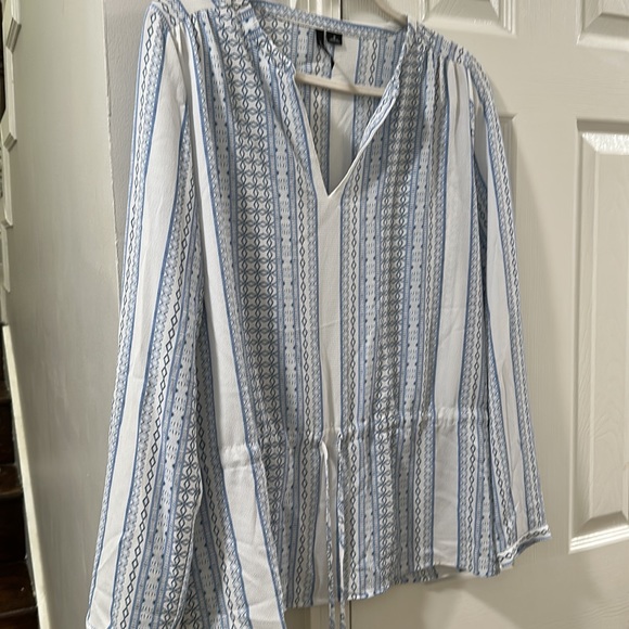 New directions women’s shirt size Medium - Picture 1 of 8